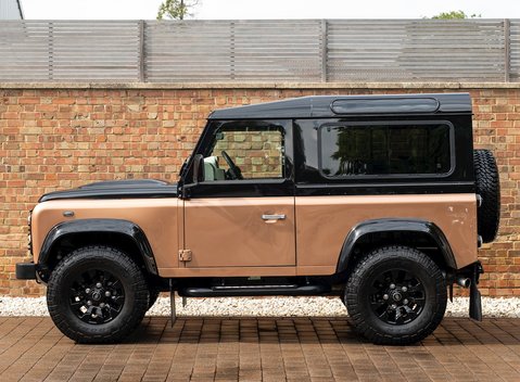 Land Rover Defender 90 Autobiography Edition 2