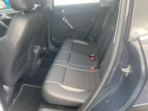 Peugeot 2008 1.2 PureTech Allure Euro 6 5dr 21