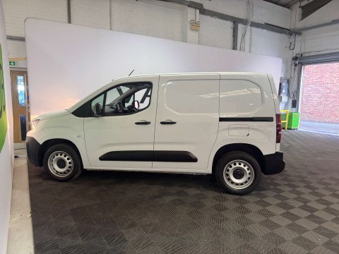Peugeot Partner 1.5 Partner Professional Premium+ BHDi 3