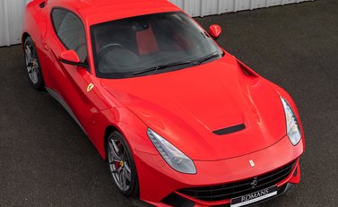 Ferrari F12 Berlinetta 8