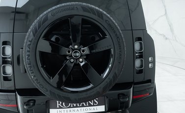 Land Rover Defender 110 V8 27