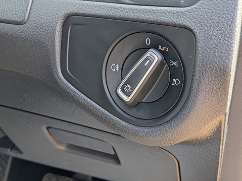 Volkswagen Golf SE NAVIGATION TDI DSG 27