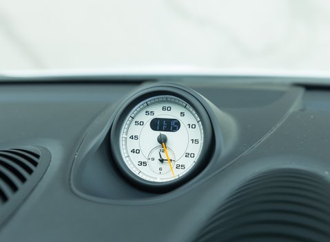 Porsche Cayman GT4 (718) 19