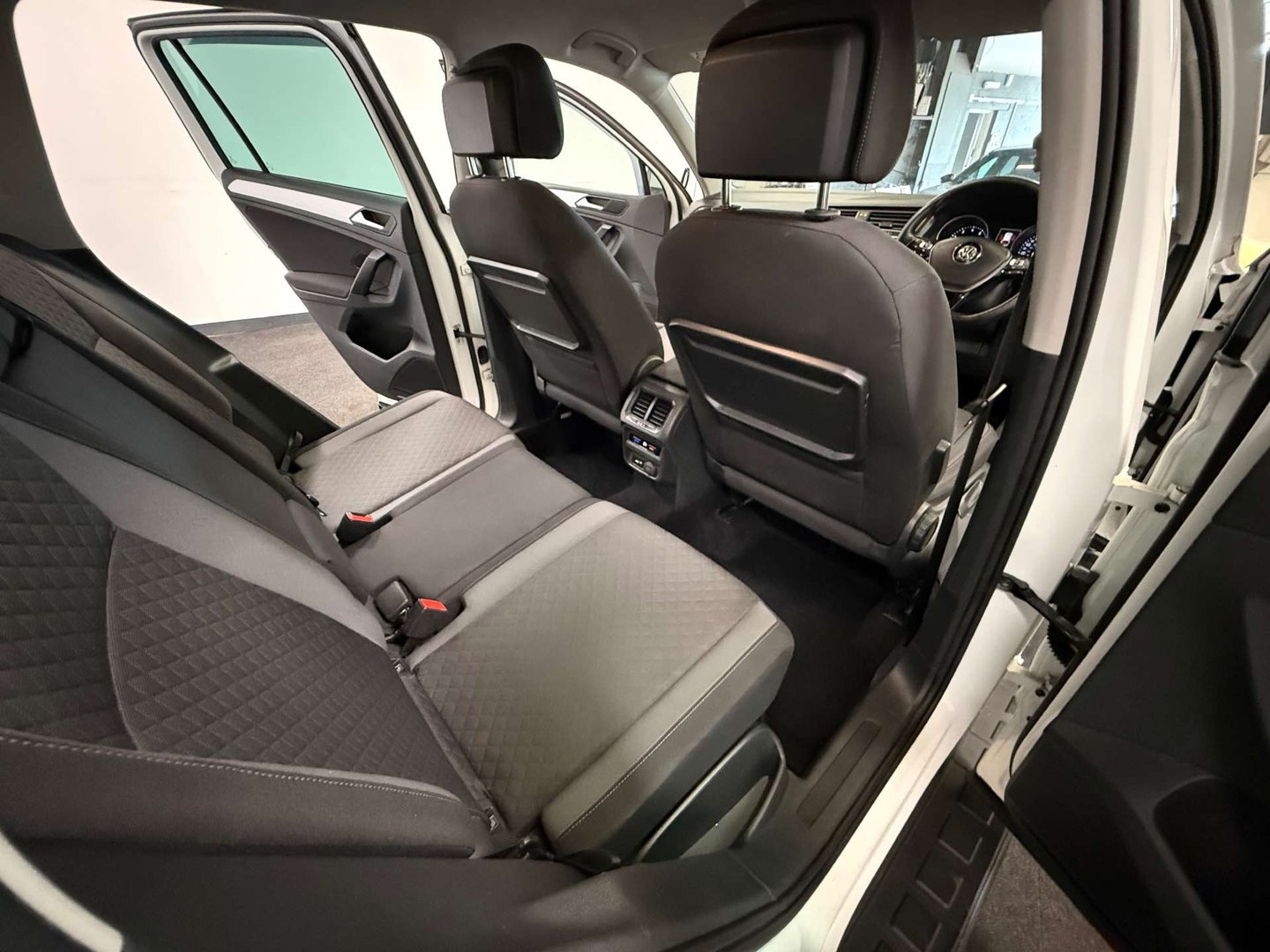 2019 Volkswagen Tiguan — image 35