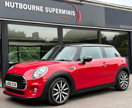 Mini Hatch Cooper 1.5 Petrol Manual Chili / Media XL 3 door - SAT NAV + APPLE CAR PLAY 1
