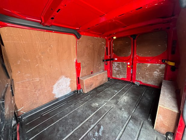 Ford Transit Custom SWB L1H1 (SOLD) Limited 300 Air Con Alloys Sensors EURO 6 12