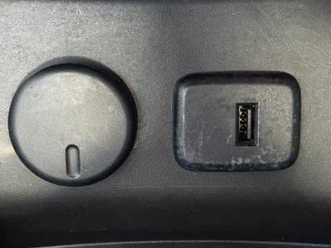 Vauxhall Corsa 1.4 SRi Nav 5dr 28