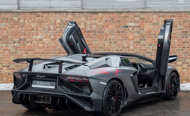 Lamborghini Aventador SV LP750-4 Roadster 8