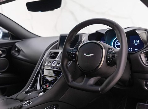 Aston Martin DBS Superleggera 5