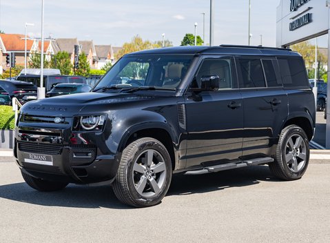 Land Rover Defender 110 D250 X-DYNAMIC HSE 2