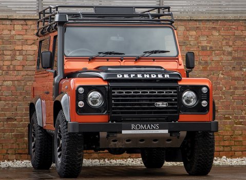 Land Rover Defender 90 Adventure Edition 1