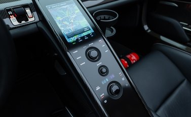 Porsche 918 Spyder 38