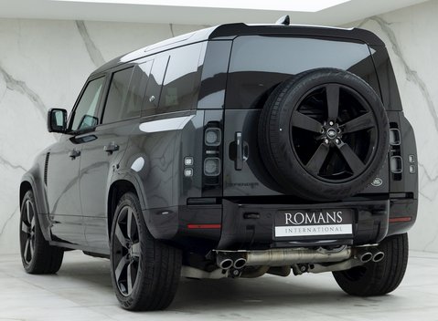 Land Rover Defender 110 V8 3