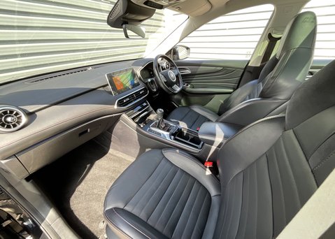 MG HS 1.5 T-GDI EXCLUSIVE 15