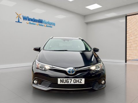 Toyota Auris 1.8 VVT-h Business Edition Touring Sports CVT Euro 6 (s/s) 5dr (Safety Sens 5