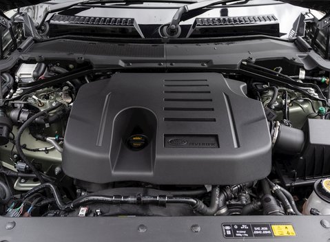 Land Rover Defender 110 X P400 32