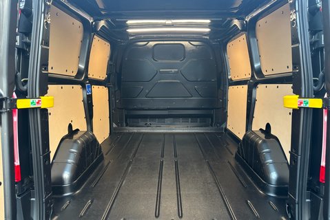 Ford Transit Custom 320 L1 Limited 170 ps Panel Van - Automatic 14