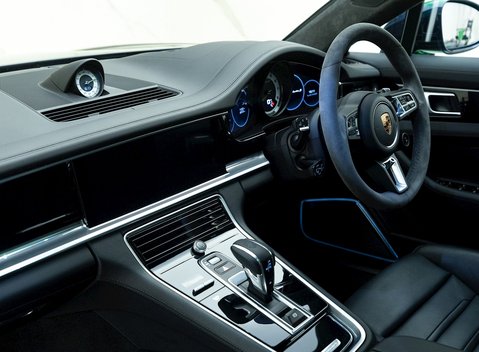 Porsche Panamera Turbo S E-Hybrid Sport Turismo 15