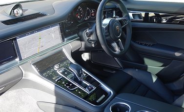 Porsche Panamera 4S 7
