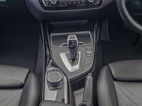 BMW 1 Series 3.0 M140i Shadow Edition Auto 5dr 23