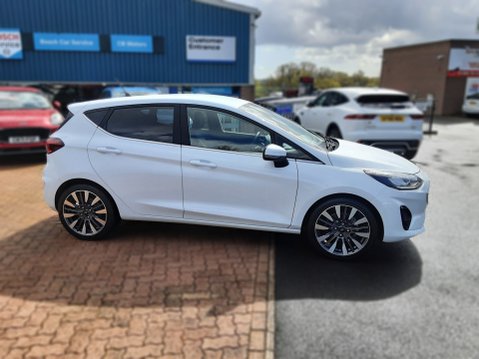 Ford Fiesta TITANIUM X MHEV 2