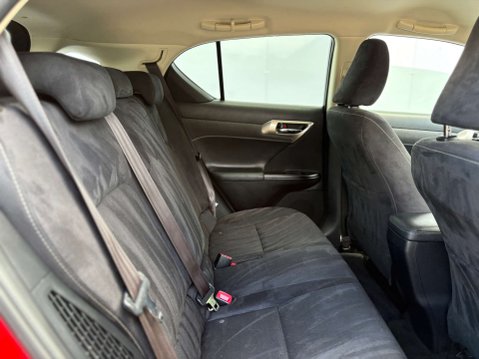 Lexus CT 1.8 CT 200h Advance CVT 5dr 29