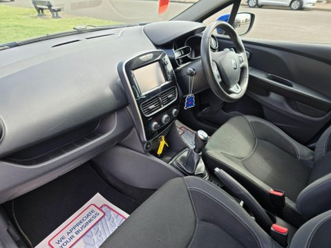 Renault Clio 0.9 TCe Iconic Euro 6 (s/s) 5dr 37