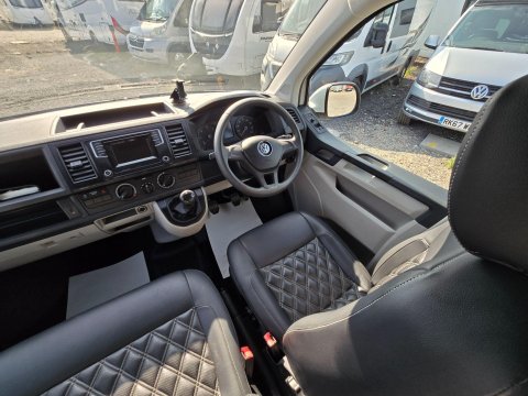 Volkswagen Campervan 32