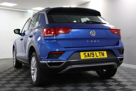 Volkswagen T-Roc SE TDI 29