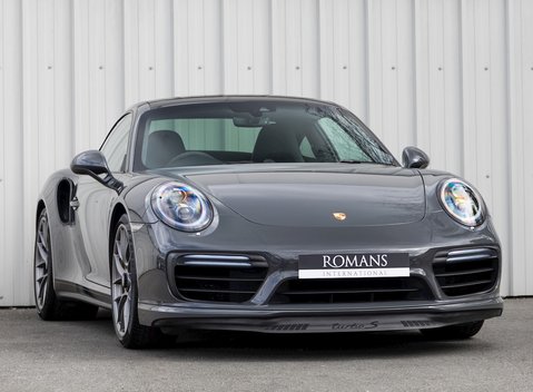 Porsche 911 Turbo S (991.2) 1