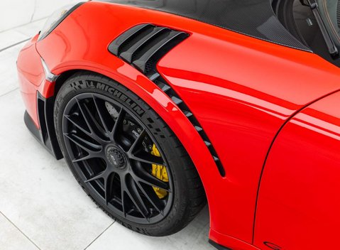 Porsche 911 GT2 RS (991) 37
