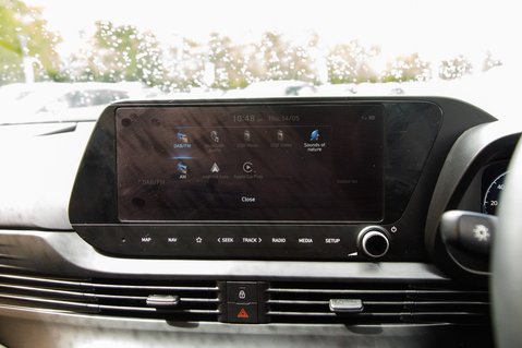 Hyundai BAYON T-GDI PREMIUM MHEV 29