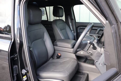 Land Rover Defender 110 2026 D350 HARD TOP X-DYNAMIC HSE  GENUINE REAR SEATS FITTED  20