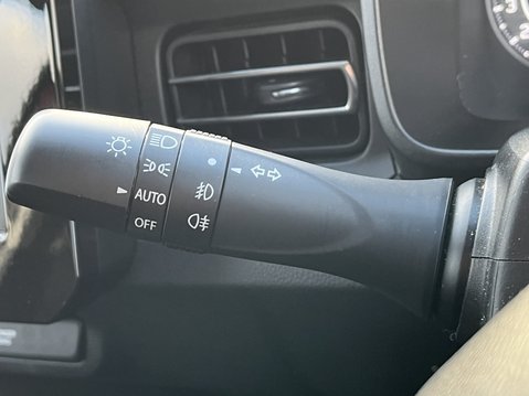 Suzuki Ignis 1.2 Dualjet 12V Hybrid SZ-T 5dr 26