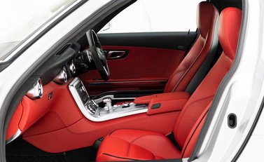Mercedes-Benz SLS AMG 13