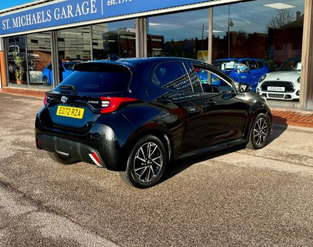 Toyota Yaris 1.5 Yaris Design HEV CVT 5dr 8