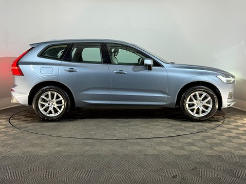 Volvo XC60 D4 MOMENTUM AWD 4