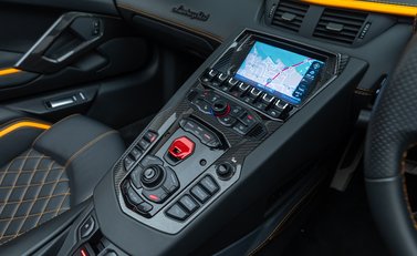 Lamborghini Aventador S LP 740-4 ROADSTER 24