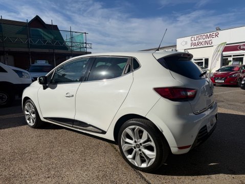 Renault Clio ICONIC TCE 6