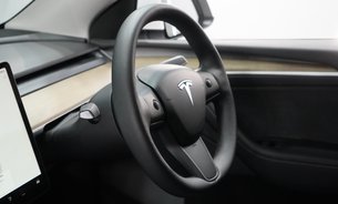 Tesla Model Y RWD Comfort Suspension GROK AI Adaptive LEDs 1Owner VATQ 21