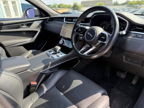 Jaguar F-Pace 2.0 D200 MHEV R-Dynamic HSE SUV 5dr Diesel Auto AWD Euro 6 (s/s) (204 ps) 3