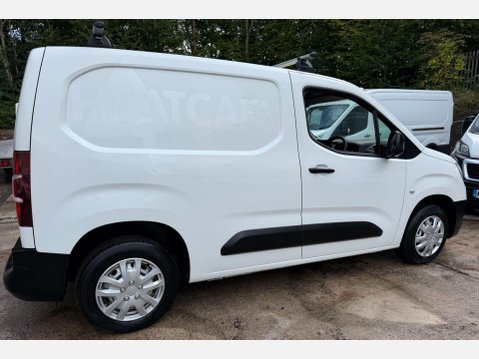 Vauxhall Combo 1.5 Turbo D 2000 Dynamic Panel Van 4dr Diesel Manual L1 H1 Euro 6 (100 ps) 9