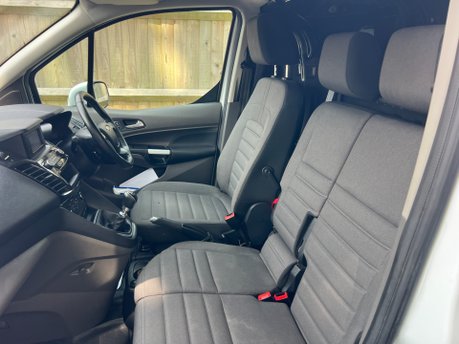Ford Transit Connect 200 LIMITED 1.5 TDCI 13