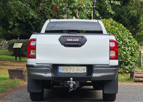 Toyota Hilux 2.8 HI-Luxury Invincible X D-4D 4WD Double Cab Auto 4WD 5dr 47