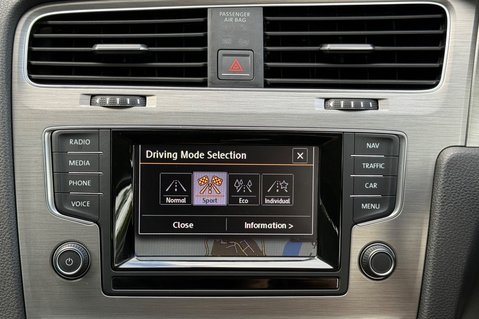 Volkswagen Golf SE TDI BMT -£20 ROAD TAX -1 OWNER -11 SERVICES -SATNAV -ADAPTIVE CRUISE 36