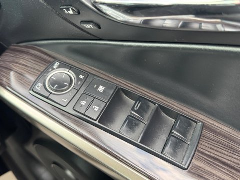 Lexus Is 2.5 300h Premier E-CVT Euro 5 (s/s) 4dr 42