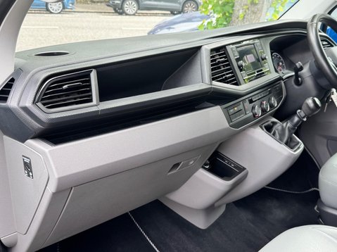 Volkswagen Transporter T28 TDI P/V HIGHLINE 22