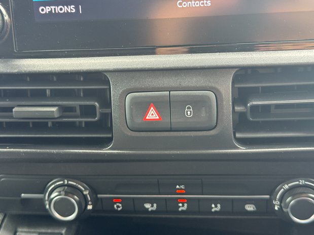 Citroen Berlingo AUTO LWB L2H1 Low Roof Driver Air Con Alloys Senso 33