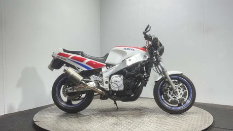 Yamaha FZR 1989 RUNNING PROJECT BIKE CLASSIC SPORTS BIKE NAKED 1000CC 1