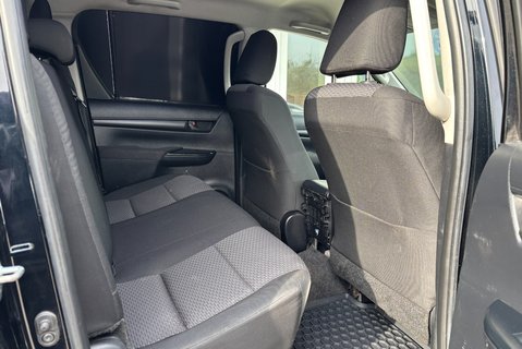 Toyota Hilux Active 4WD D-4D DCB Utility Service Body - Uprated to 3.5t 21